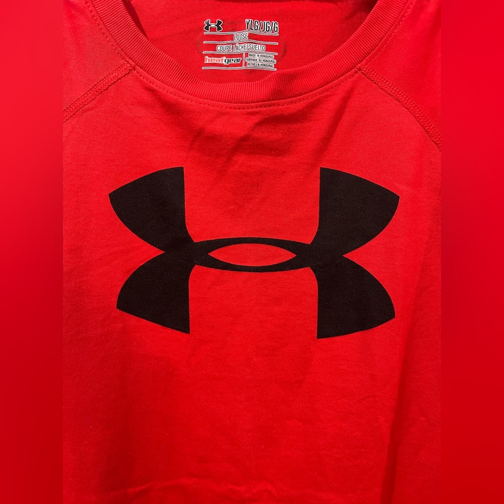 YL Red Under Armour Tshirt - Picture 3 of 4